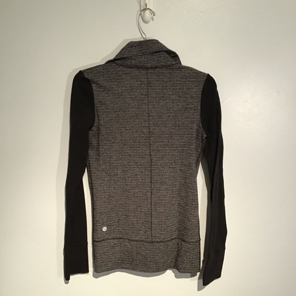 Lululemon Daily Yoga Jacket Reversible Slub Denim Polar Haze/Black Size 2 - Picture 9 of 14